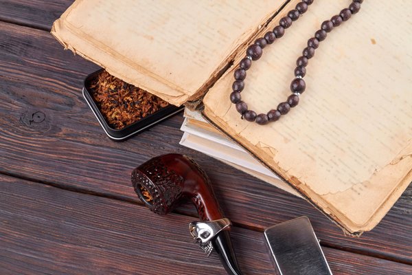 How to Choose the Right Type of Statement Necklace for a Turtleneck Sweater?