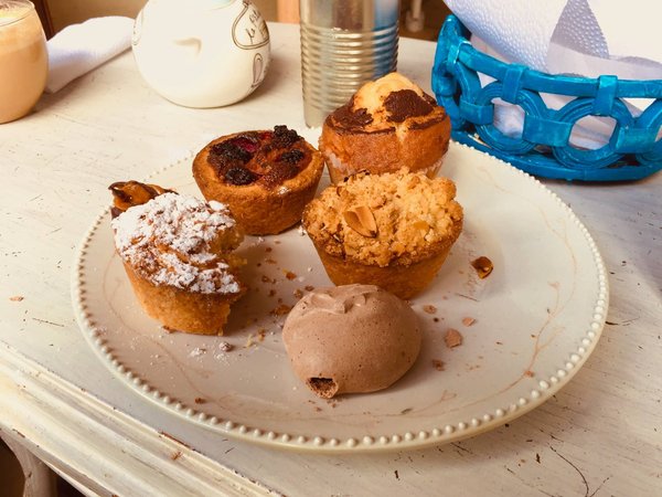 Can Home Cooks Achieve a Delicate Puff Pastry for Napoleons?